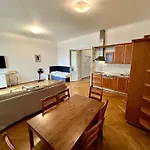 Quadrio Bedroom