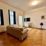 Quadrio Bedroom