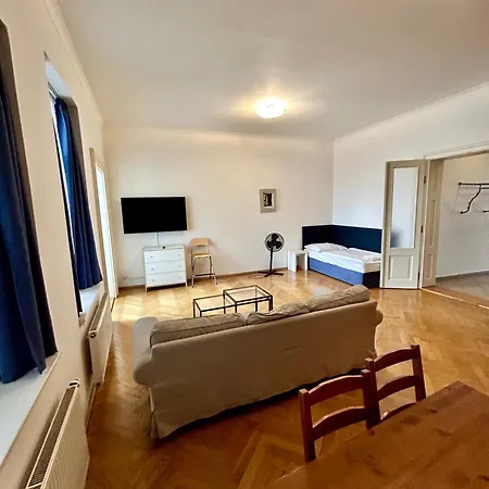 Quadrio Bedroom Prague