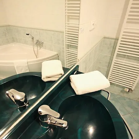 Quadrio Bedroom Prague