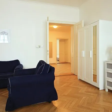 Quadrio Bedroom *