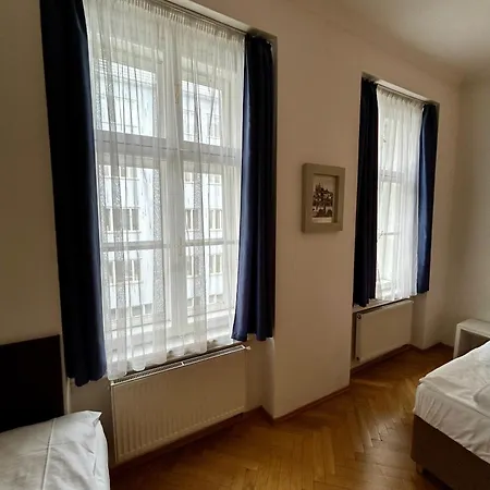 Quadrio Bedroom *