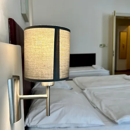 Quadrio Bedroom *